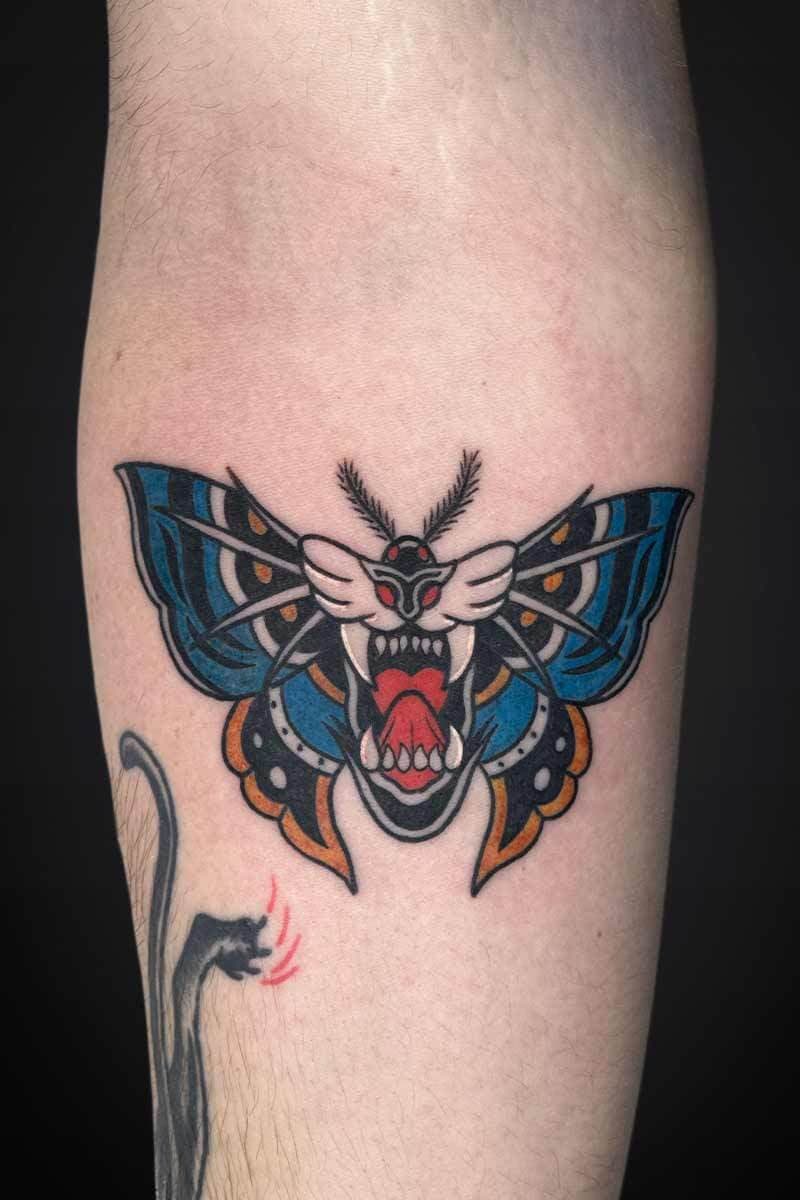 american-traditional-tattoo-moth