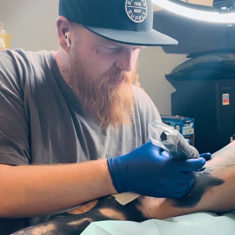 Adept Tattoos & Body Piercing Studio - Bedford