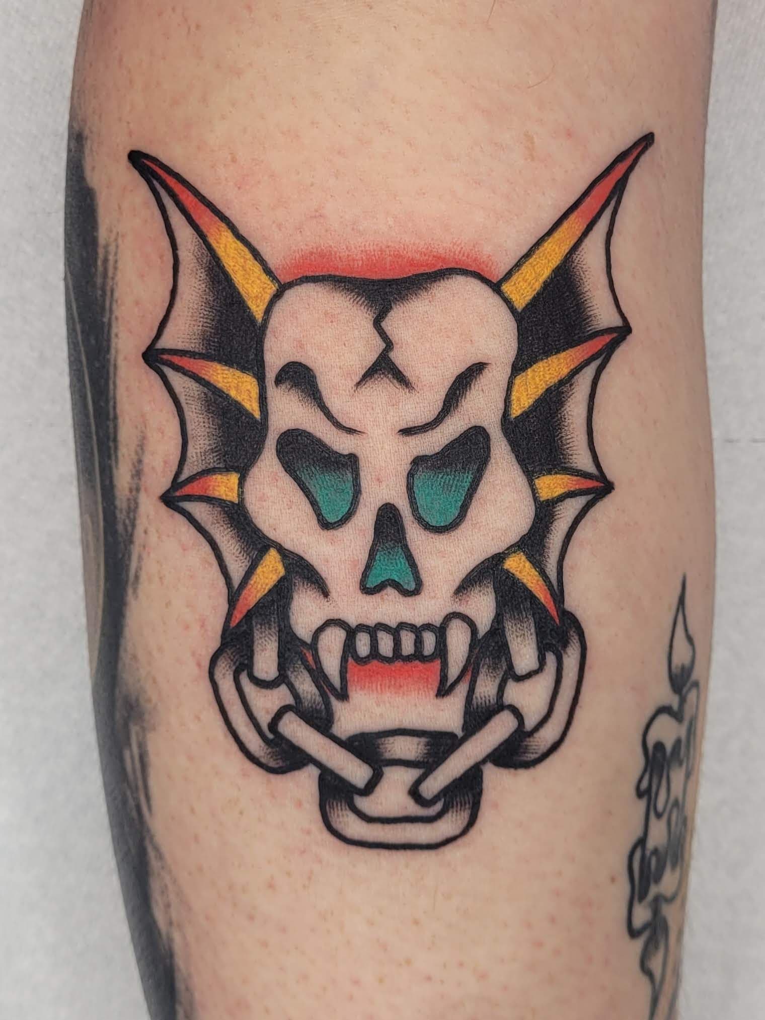 Skull tattoo trad montreal