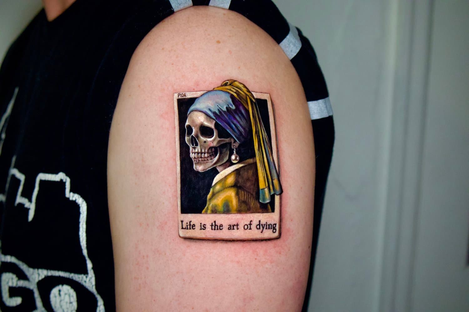 Skull reinterpretation of Girl with a Pearl Earring inside a framed design