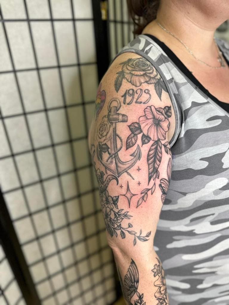 New West female hand tattoos