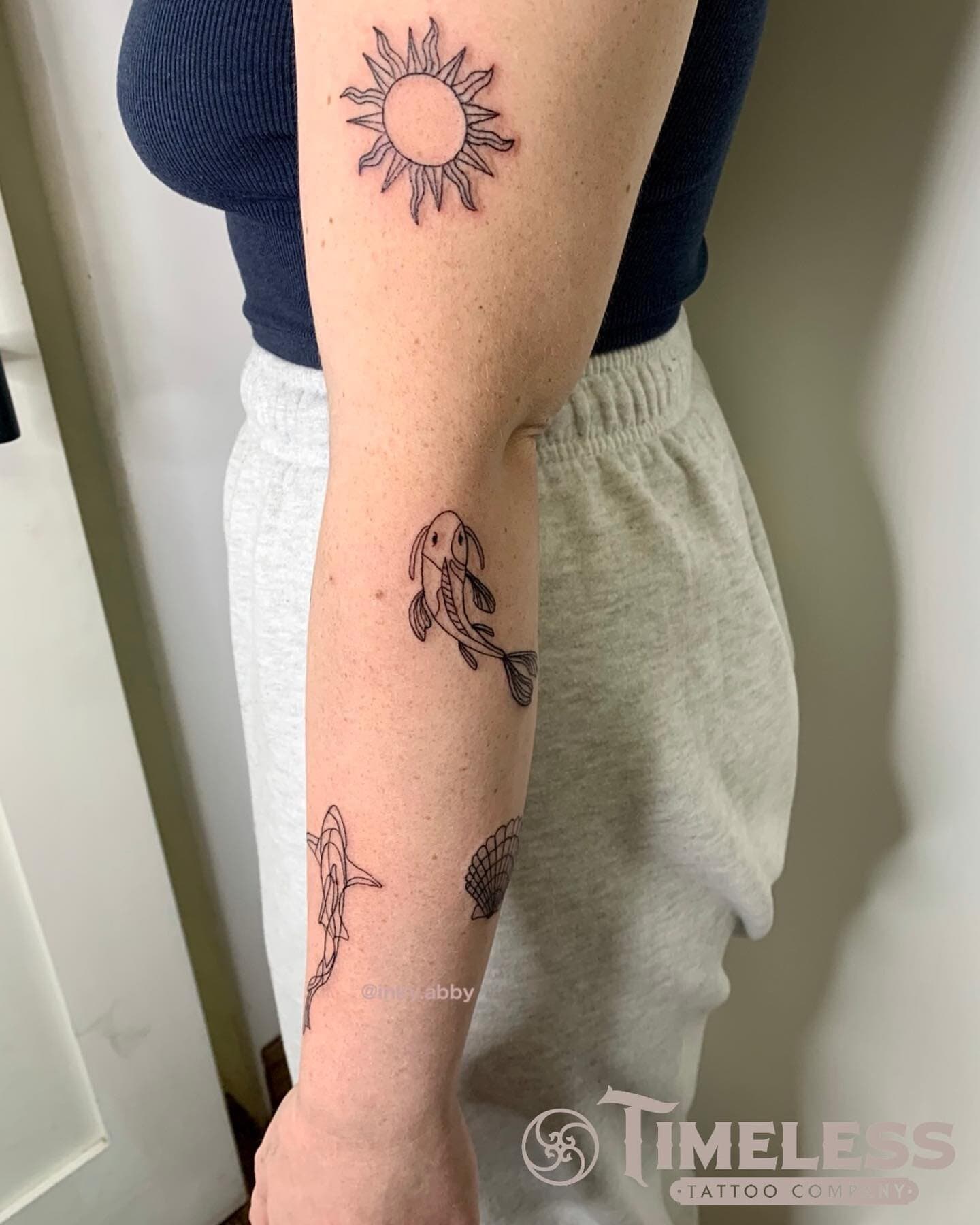 Beginning an ocean themed patchwork sleeve with @jennay_allen 🌊 • @timeless_tattoo_company #durhamtattoo #patchworktattoo #whitbytattoos #lineworktattoo