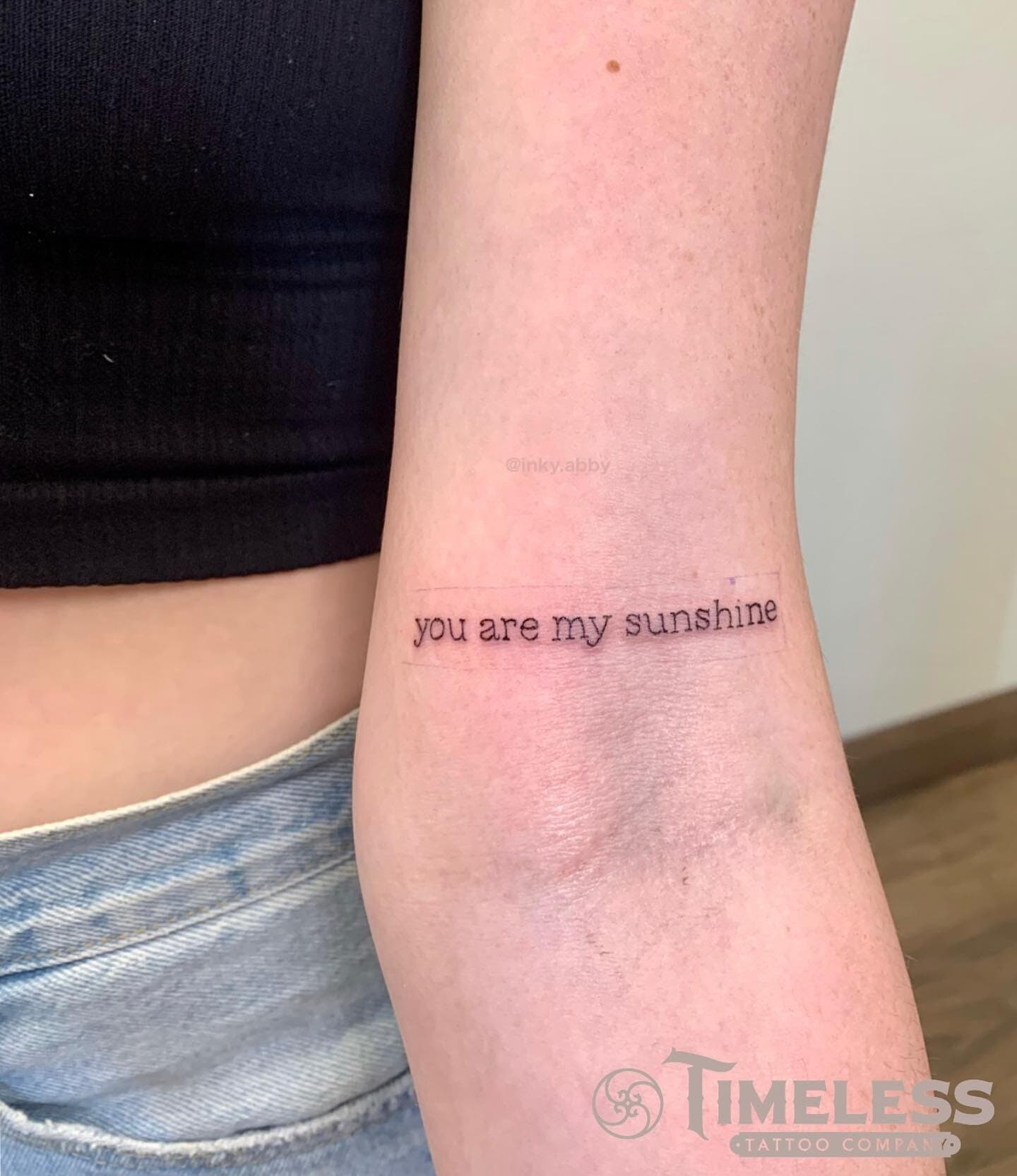 Matching mother daughter script 🤍 • @timeless_tattoo_company #scripttattoo #durhamtattoo #matchingtattoos