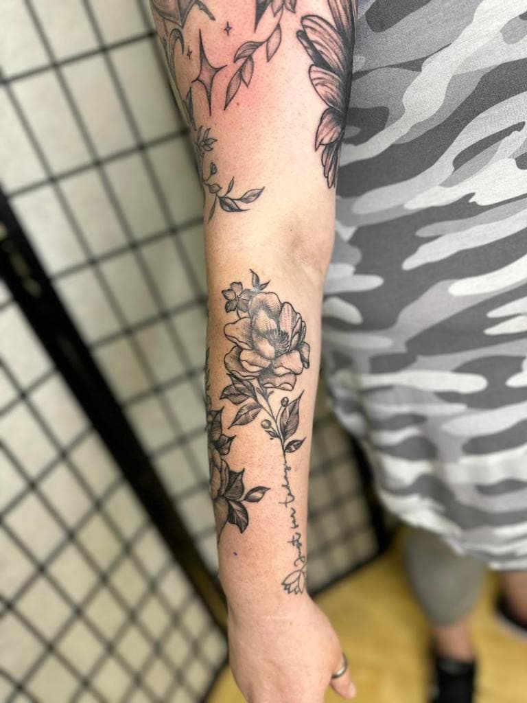 New West female hand tattoos