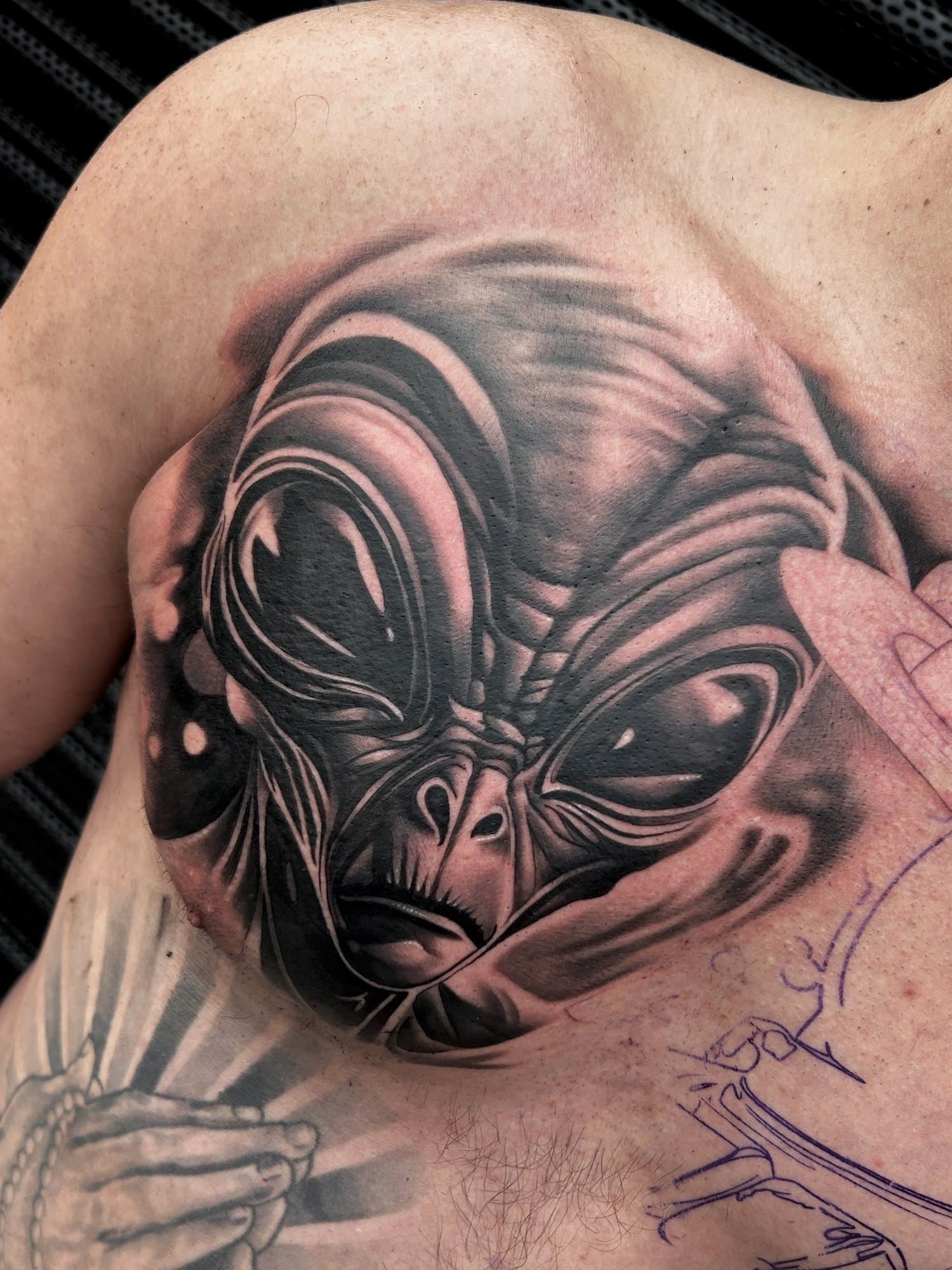 Space chest piece Pt. 1 featuring a fully healed leopard portrait on the ribs 👽 My client wanted a mix of aliens and spacemen, he gave me full reigns on the des