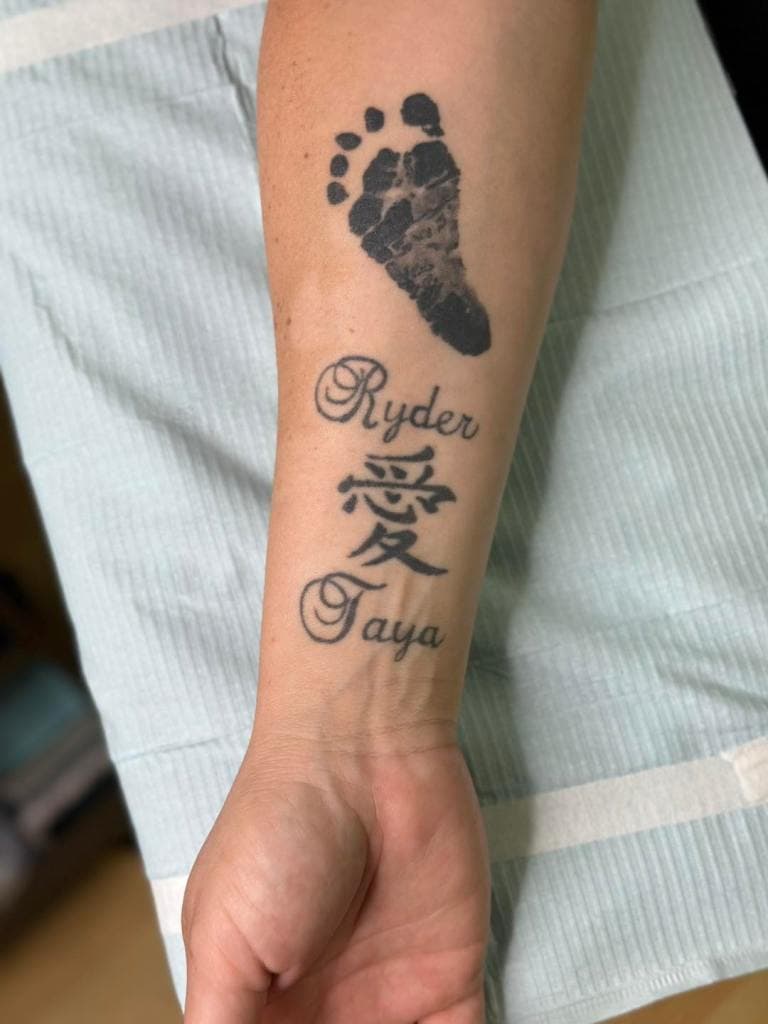 New West female hand tattoos