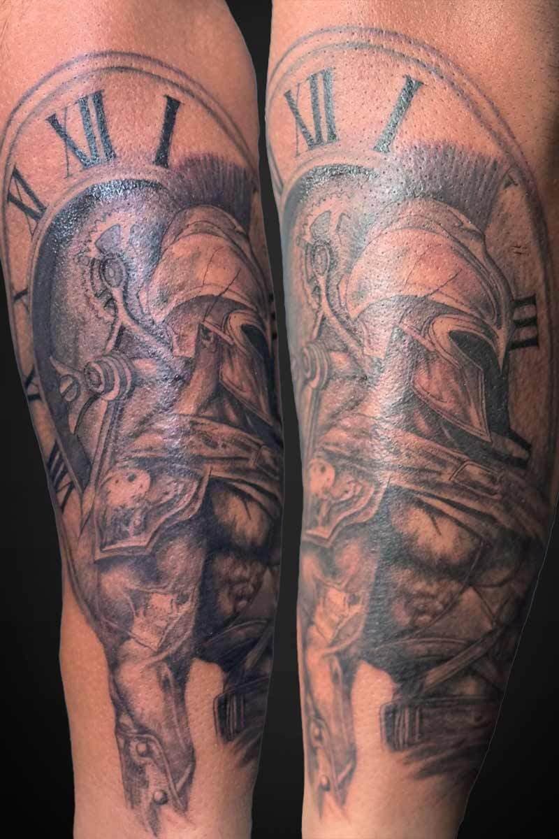 realism-tattoo-roman-soldier-clock