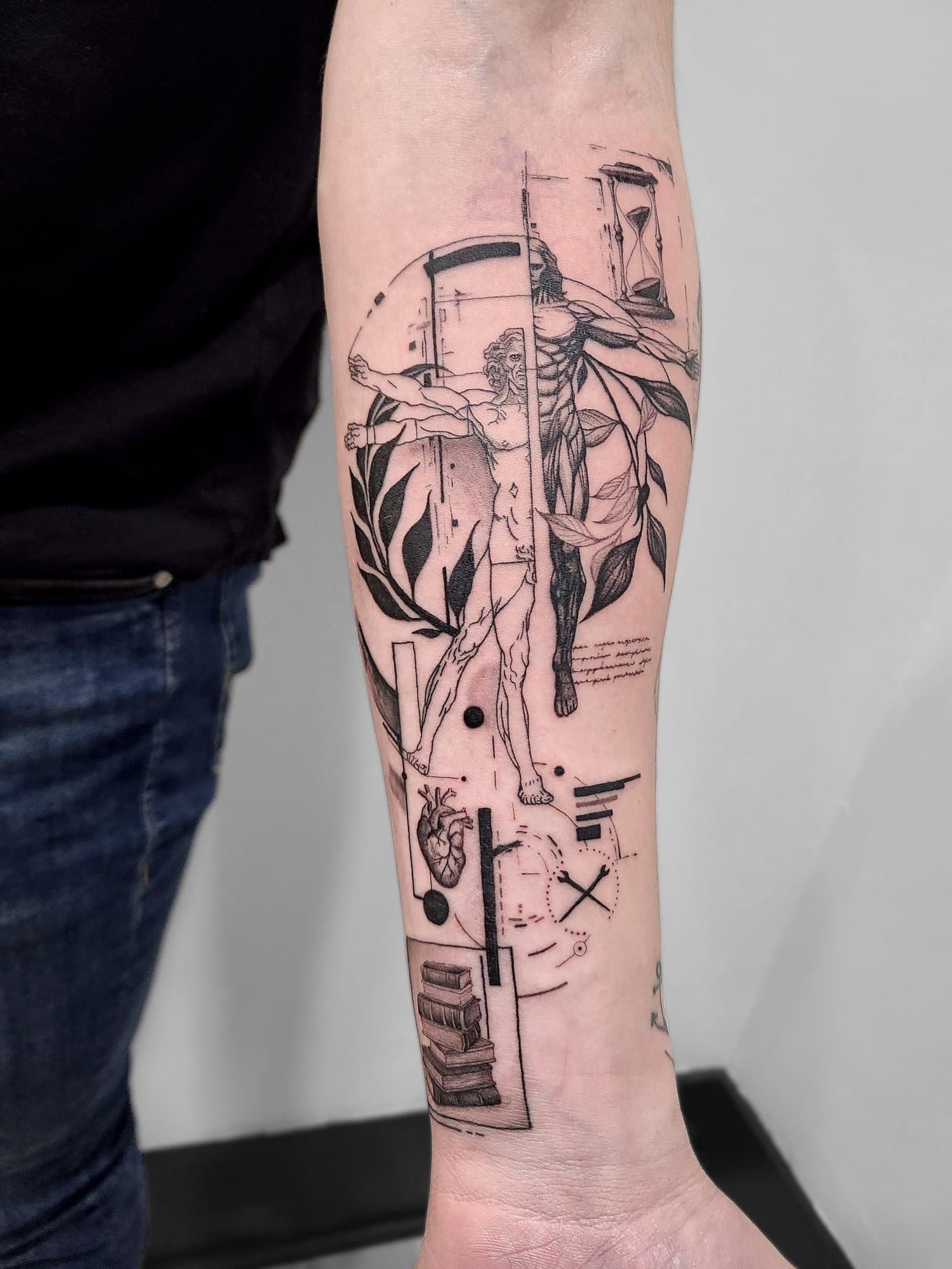 best_tattoo_shop_toronto_fine_line_geometric_the_vitruvian_man_.jpg