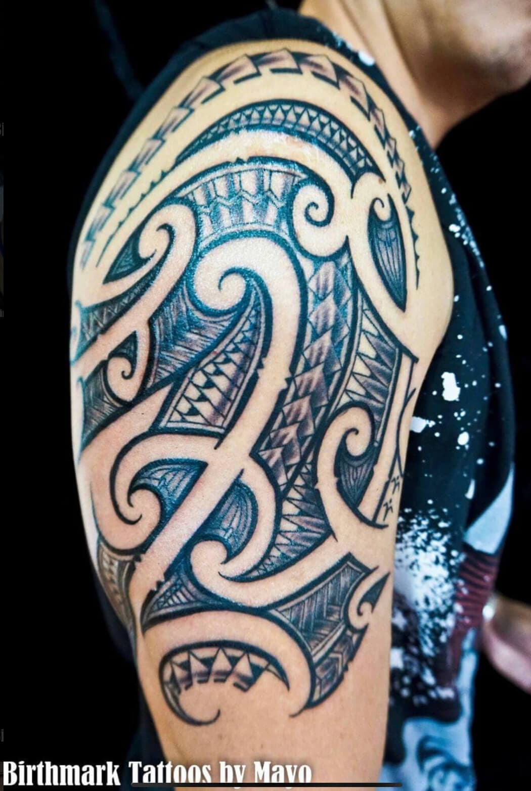 Photographie issue du portfolio officiel de Mayo Landicho, artiste présenté par Birthmark Tattoos